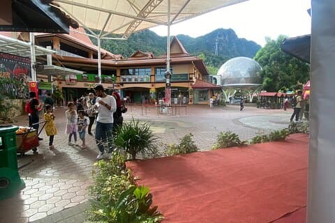 Teleférico de Langkawi, SkyBridge e praia com tour privado
