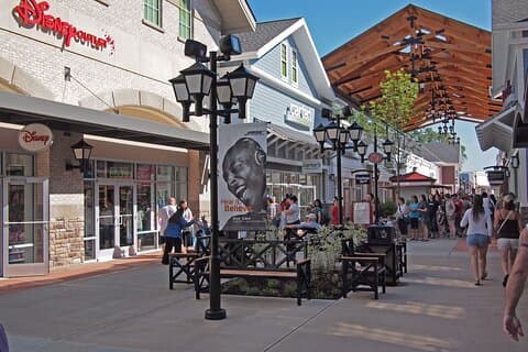 Private Shopping Tour van Boston naar Merrimack Premium Outlets