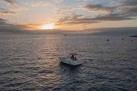 2 heures VIP Private Luxury Sunset Boat Charter à Tenerife