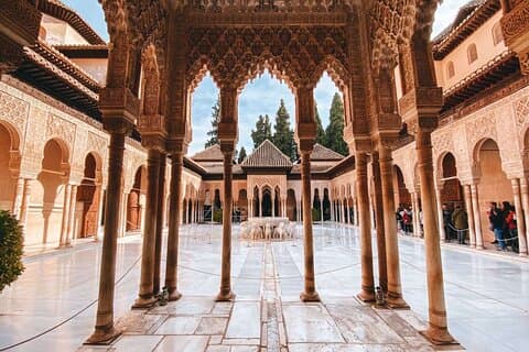 Private Tour to La Alhambra de Granada from Malaga