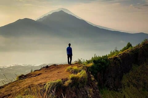 バトゥール山日の出トレッキング