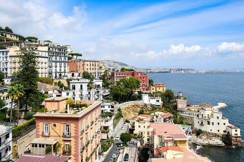Chauffeur local privé porte-à-porte de Salerne à Naples