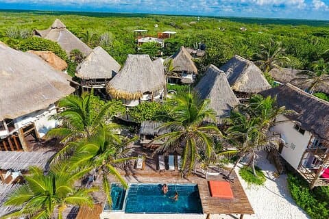 Privater Shuttle zum Flughafen Cancun und Amansala Yoga und Wellness