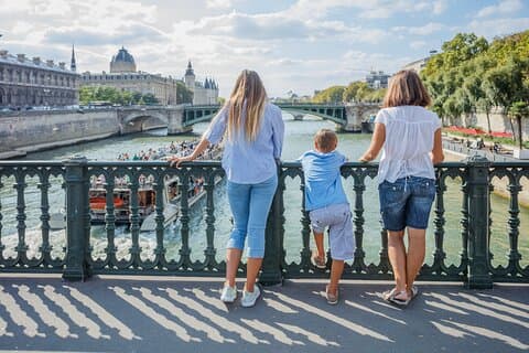 Tour privato del Marais per bambini a Parigi, incluso il quartiere ebraico