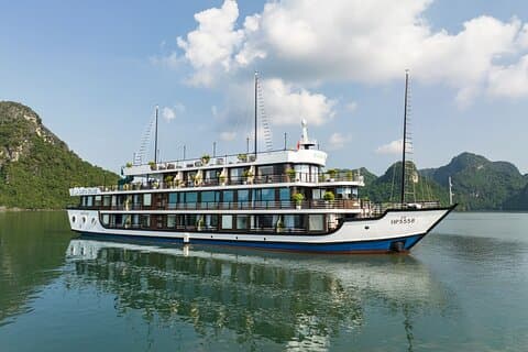 Croisières de luxe d'une nuit sur la baie d'Halong à la baie de Lan Ha au départ du port