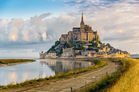 Bayeux Mont Saint-Michel Private Full-Day Tour