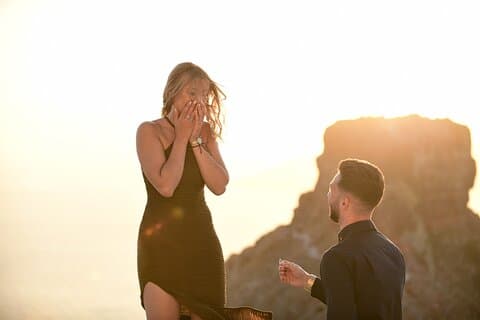 Intimate Proposal Photo Experience in Santorini