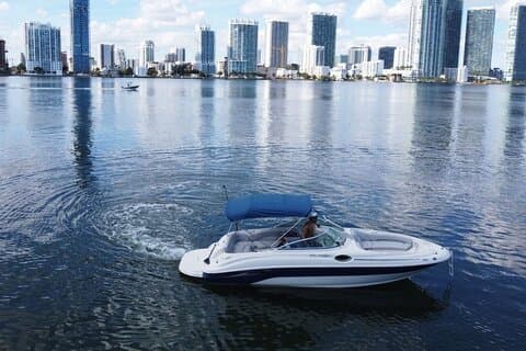 26 Ft Barco, Miami Bay Aluguel de temporada para 2 ou 4 horas. 10 pessoas