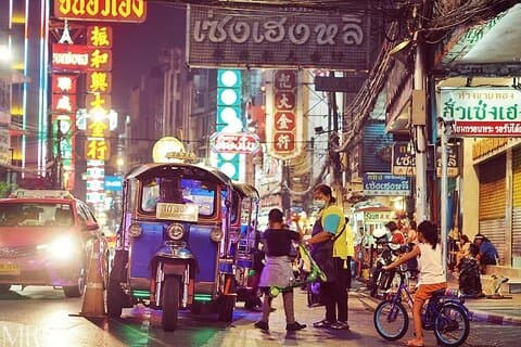 Tuk-Tuk-tur Bangkok om natten med Chinatown Street