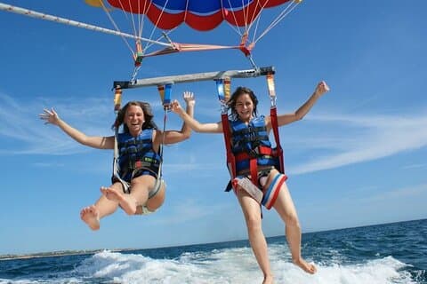Esperienza di parasailing VIP con trasporto - Hurghada