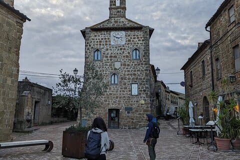 Tomb Hunting and Trekking Adventure in Sovana