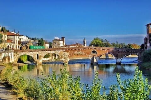 Rundgang zu den Höhepunkten und versteckten Schätzen von Verona