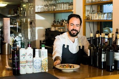 The Granada Evening Tapas Crawl by Food Lover Tour