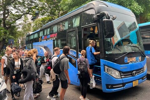 Transferência de ônibus confortável de Ha Giang para Sa Pa