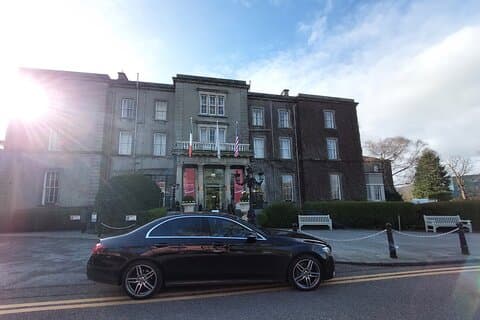 Serviço de carro premium de Killarney para Shannon Airport