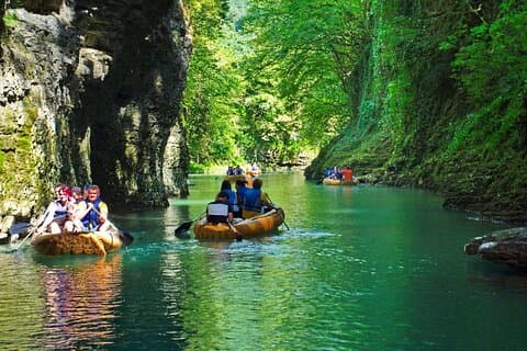 Visite privée de Prometheus Cave & Martvili Canyon au départ de Tbilissi