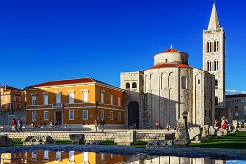 Escape costero: recorrido panorámico en coche por Zadar