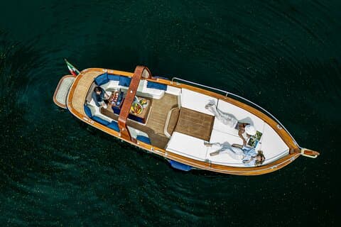 Excursión privada en barco a las villas (barco clásico de madera, 2 horas)