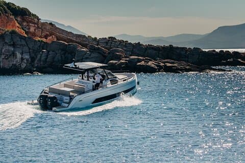 Excursion d'une journée en bateau privé Hydra et Dokos avec plongée en apnée
