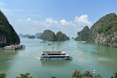 La Casta Cruise Halong luksusdagstur fra Tuan Chau Havn