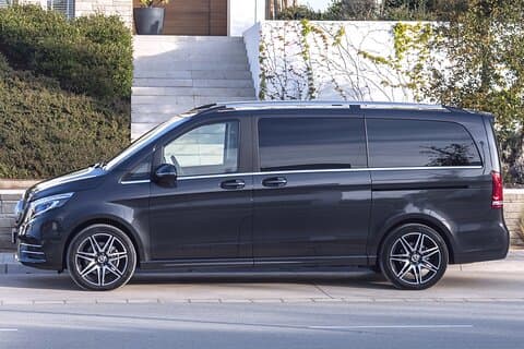 Luchthaventransfer: Porto naar Porto Airport OPO door Luxury Van