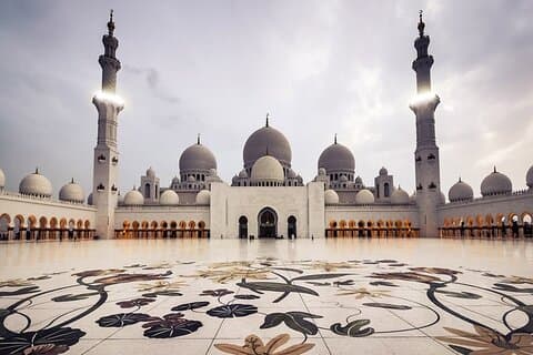Abu Dhabi Premium Full Day Sightseeing Tour With Sheikh Mosque