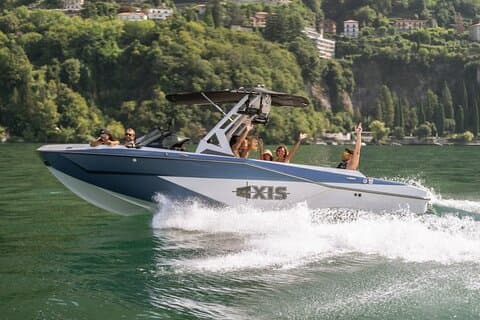Private one-hour tour on Lake Como