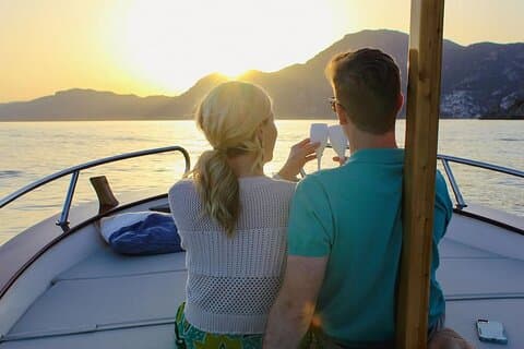 2 timers solnedgangskrydstogt i Positano