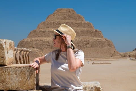 Tour de Pirámides de Guiza, Saqqara y Memphis con paseo en camello y almuerzo