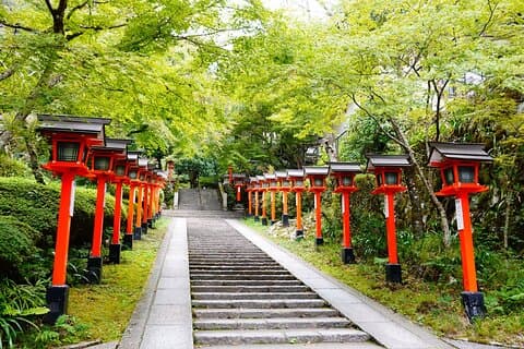 Vandretur til hellige steder i Kyoto med en guide