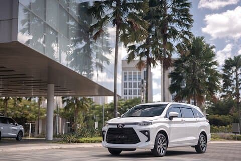 Surabaya privatbil charter med Engelska Driver