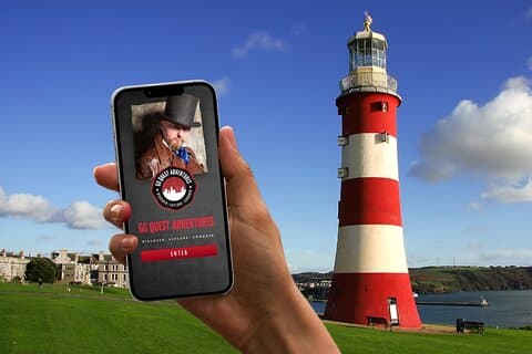 Upptäck Plymouth: Självguidad vandring och interaktiv skattjakt