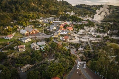 Auckland : Villaggio Rotorua Māori, grotte di Waitomo e pranzo