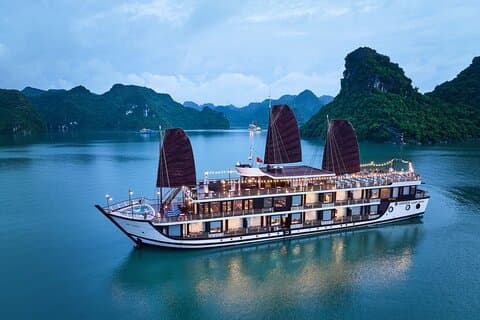 Amanda Cruise – Bedste 2 - Dag 1 - Nat Halong og Lan Ha Bay