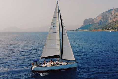 Shared Short (4H) Morning Sailing Tour & Light Lunch in Mondello