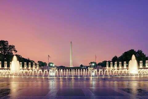DC: Monuments & Memorials Sunset Tour with Live Guide