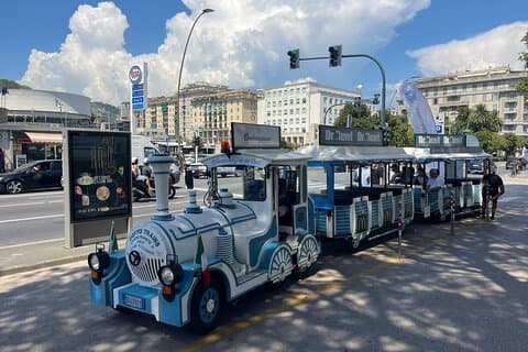 Tour von Spezia nach Golfo dei Poeti und Pisa mit Bus und Bahn
