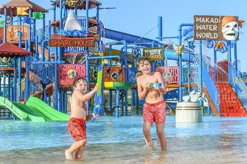 Makadi Water World med frokost og transfer fra Hurghada