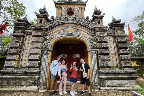 Tour de lujo por la ciudad imperial de Hue en grupos pequeños: desde Hoi An o Da Nang