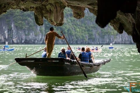 Desde Ha Long: Crucero de un día privado para explorar el impresionante patrimonio