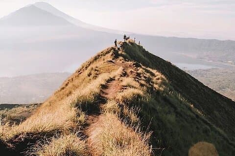 Mt. Batur: Jeeptour bei Sonnenaufgang und Trekking mit heißer Quelle