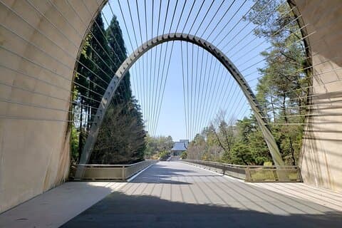 Excursión de un día al Museo MIHO y Shigaraki desde Kioto en coche privado