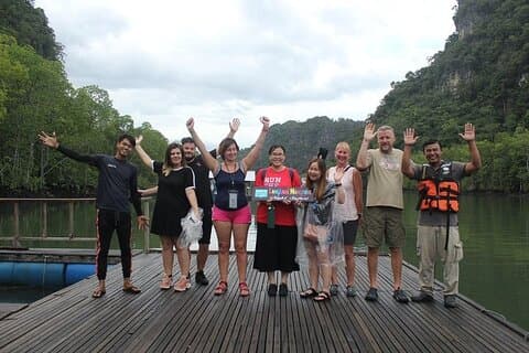 Glow-in-the-Dark Mangrove Adventure – Night Safari Plus Dinner