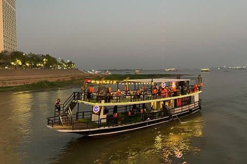 Phnom Penh: Sunset Cruise- Free Cold Beers, Sodas & fruit platter