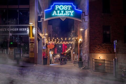 Hoteller i nærheden af Seattle Terrors Spirits & Spirits Haunted Pub Crawl