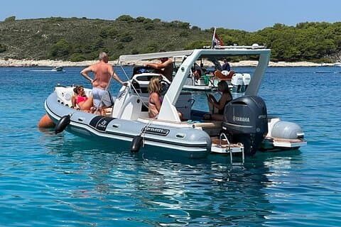 Excursión de medio día a la Laguna Azul entre islas desde Trogir