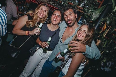Billets et plus encore pour une soirée dans les meilleurs bars de Bogota !