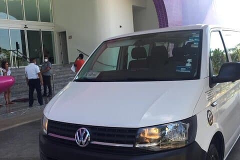 Hin- und Rücktransport vom Flughafen Tulum (TQO) nach Playa del Carmen