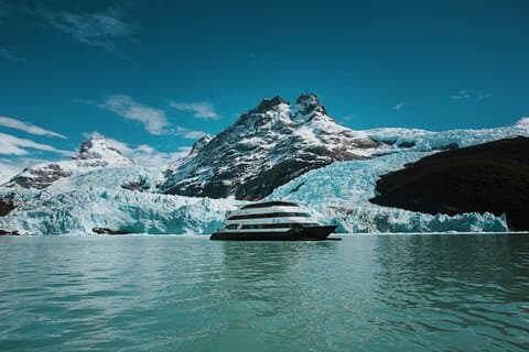 The Spirit Of The Glaciers: 1 Night Guided Cruise from Calafate