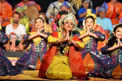 Lär dig malaysisk traditionell dans- och kostymtur med lunch